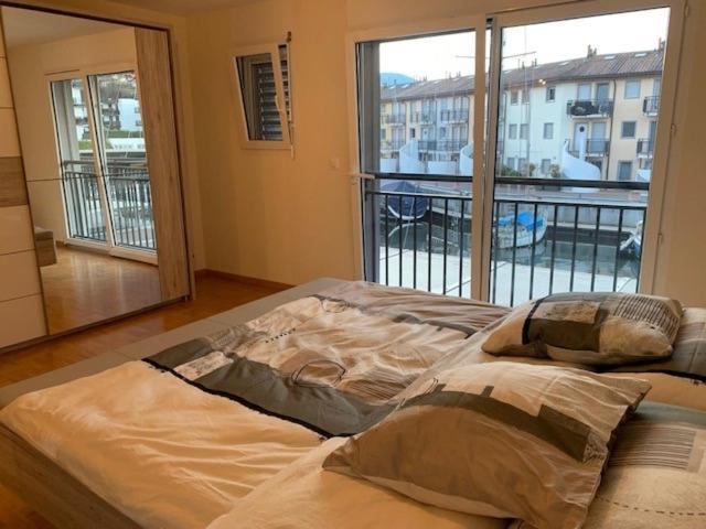 Superbe Appartement Dans La Marina Du Bouveret Port-Valais Buitenkant foto